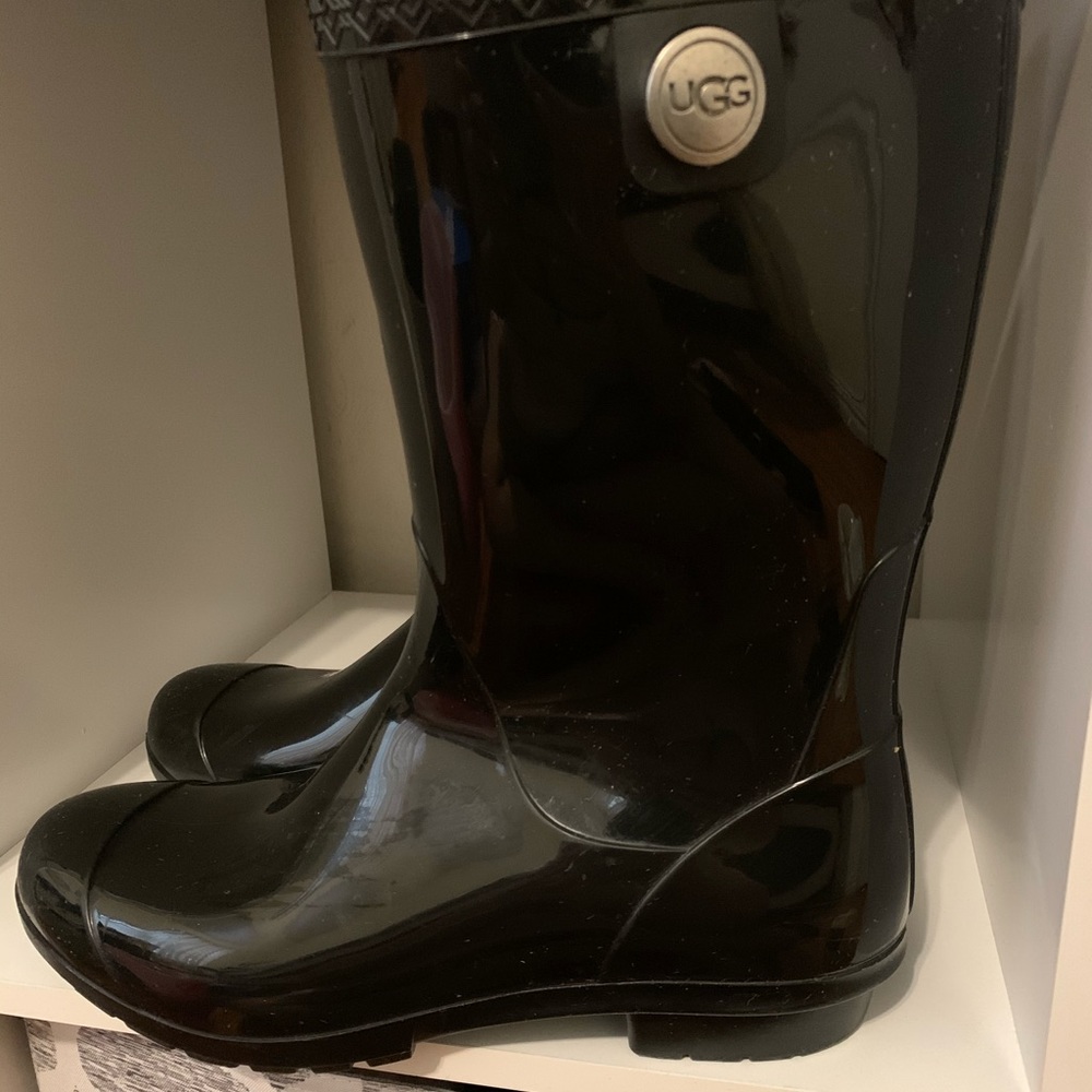 Ugg rain boots